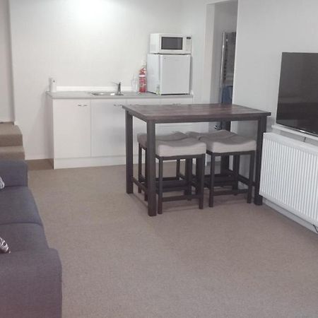 Modest Comfortable Relaxed Home Away From Home With Secure Bike Storage روتوروا المظهر الخارجي الصورة