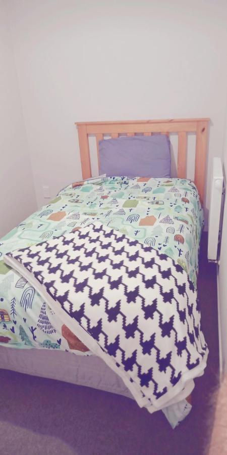 Modest Comfortable Relaxed Home Away From Home With Secure Bike Storage روتوروا المظهر الخارجي الصورة